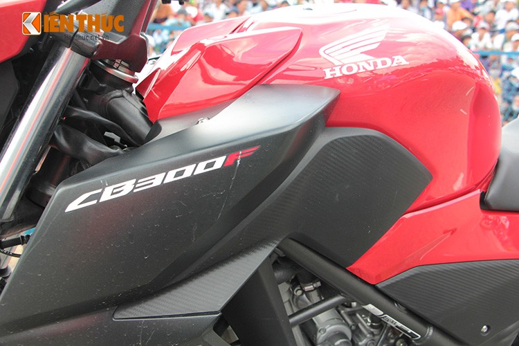 Dien kien moto PKL Honda CB300F gia 80 trieu tai Viet Nam-Hinh-7
